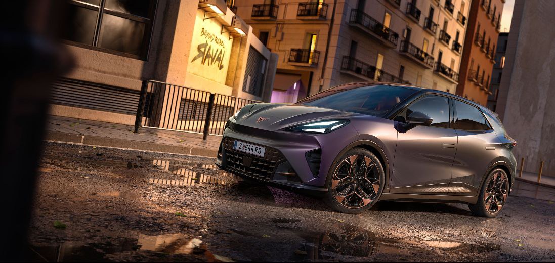 Der neue CUPRA Raval auf der Straße