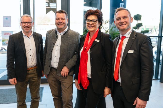 Impressionen%20von%20der%20SEAT%20%26%20CUPRA%20Schauraumer%F6ffnung