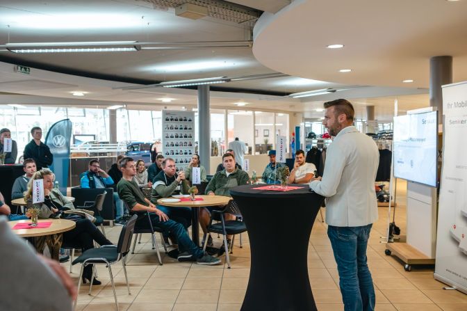 Impressionen%20von%20der%20Fahrzeug%FCbergabe%20an%20die%20Weber%20Systems%20Group%20%233