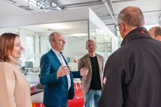 Impressionen%20von%20der%20Fahrzeug%FCbergabe%20an%20die%20Weber%20Systems%20Group%20%236