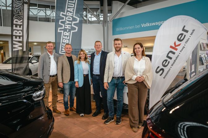 Impressionen%20von%20der%20Fahrzeug%FCbergabe%20an%20die%20Weber%20Systems%20Group%20%235