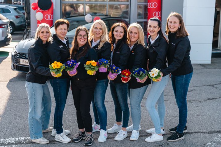 Unsere emsigen Damen aus Haag mit dem Frühlingsgruß.