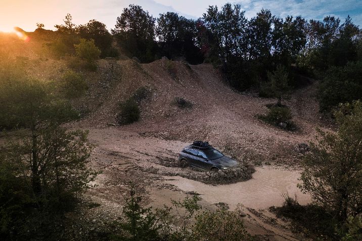 Audi%20Q8%20e-tron%20DAKAR%20Edition