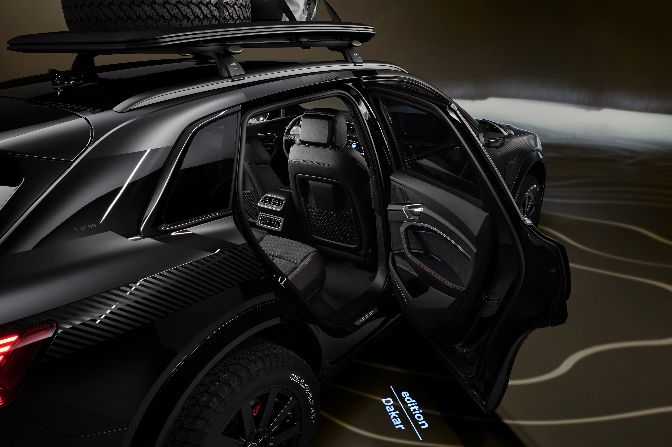 Audi%20Q8%20e-tron%20DAKAR%20Edition