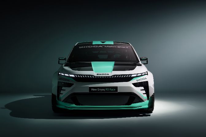 Az%20%FAj%20Enyaq%20RS%20Race