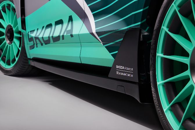 Az%20%FAj%20Enyaq%20RS%20Race